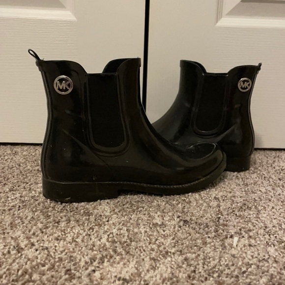 Michael Kors short rain boots - black size 7 - Picture 1 of 3